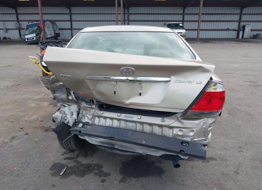 Photo 16 of 2005 Toyota Camry LE (VIN 4T1BE32K75U103258)