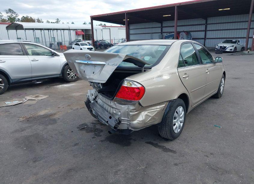 Photo 4 of 2005 Toyota Camry LE (VIN 4T1BE32K75U103258)