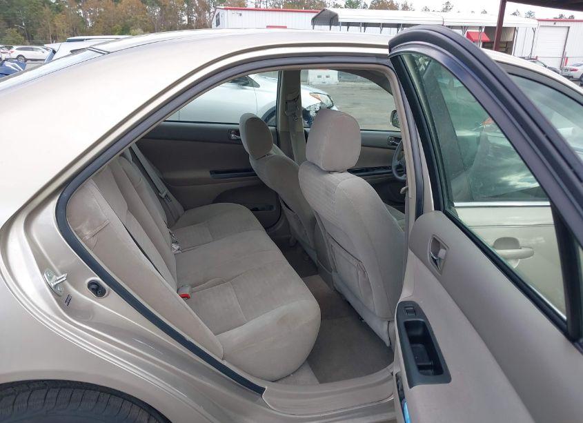 Photo 8 of 2005 Toyota Camry LE (VIN 4T1BE32K75U103258)