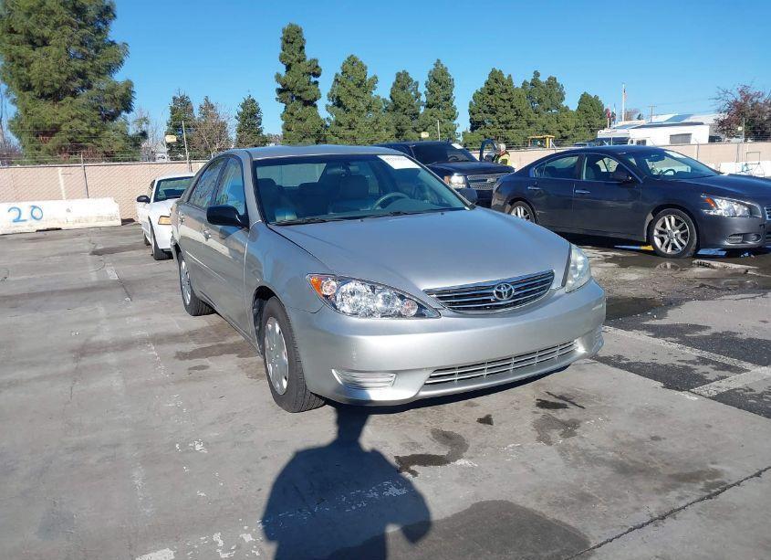 2005 Toyota Camry STD (VIN 4T1BE32K75U420120) main photo