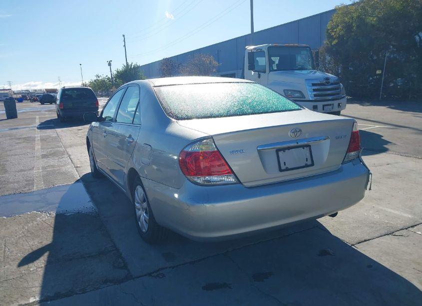 Photo 3 of 2005 Toyota Camry STD (VIN 4T1BE32K75U420120)