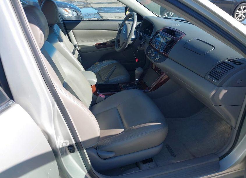 Photo 5 of 2005 Toyota Camry STD (VIN 4T1BE32K75U420120)
