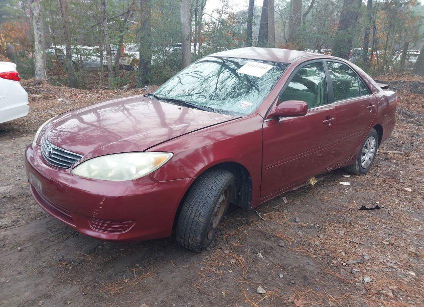 Photo 2 of 2005 Toyota Camry LE (VIN 4T1BE32K75U426192)