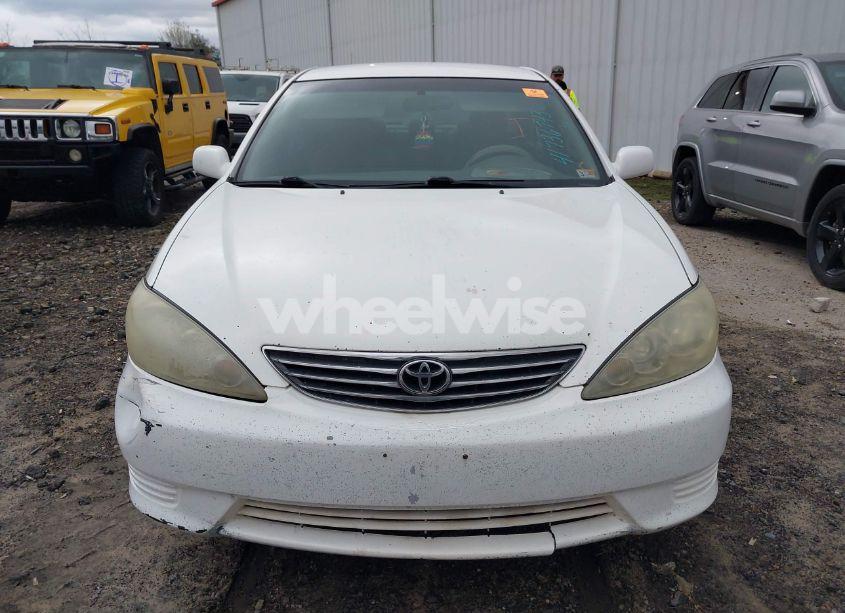 Photo 6 of 2005 Toyota Camry LE (VIN 4T1BE32K75U433174)