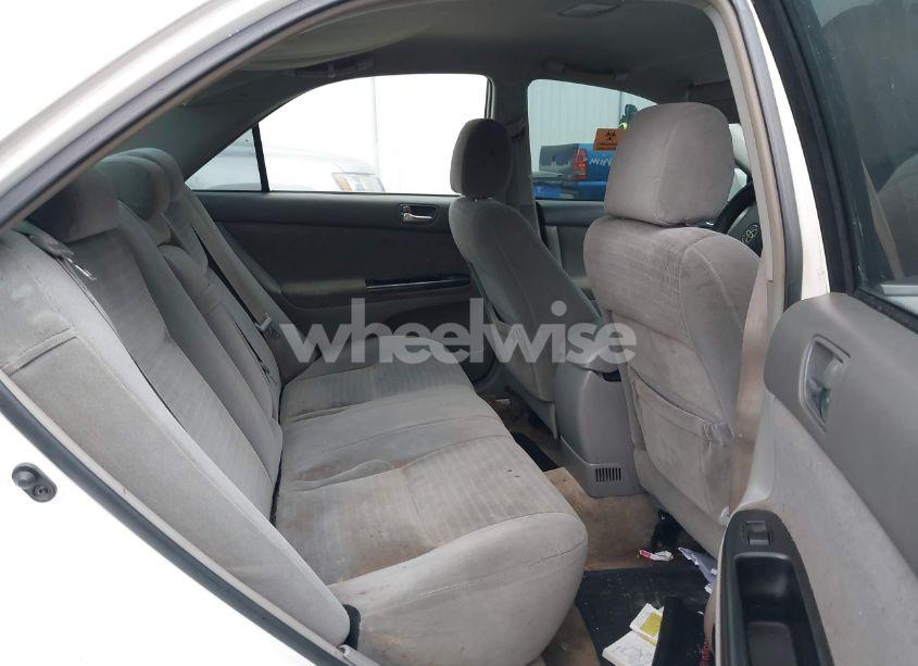 Photo 8 of 2005 Toyota Camry LE (VIN 4T1BE32K75U433174)