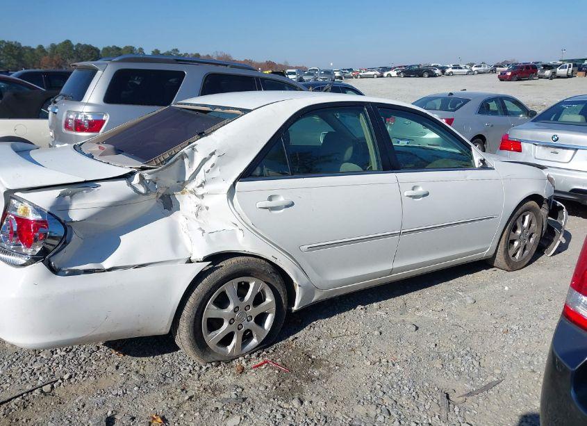 Photo 13 of 2005 Toyota Camry XLE (VIN 4T1BE32K75U532738)