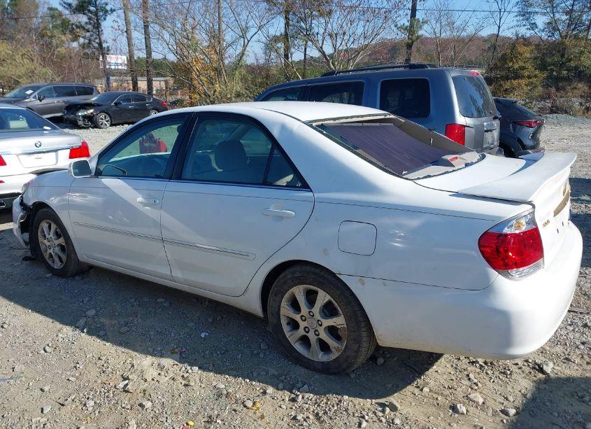 Photo 14 of 2005 Toyota Camry XLE (VIN 4T1BE32K75U532738)