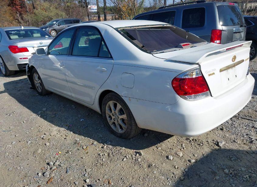 Photo 3 of 2005 Toyota Camry XLE (VIN 4T1BE32K75U532738)
