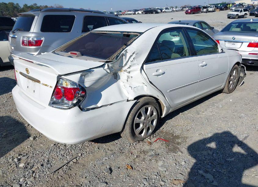 Photo 4 of 2005 Toyota Camry XLE (VIN 4T1BE32K75U532738)