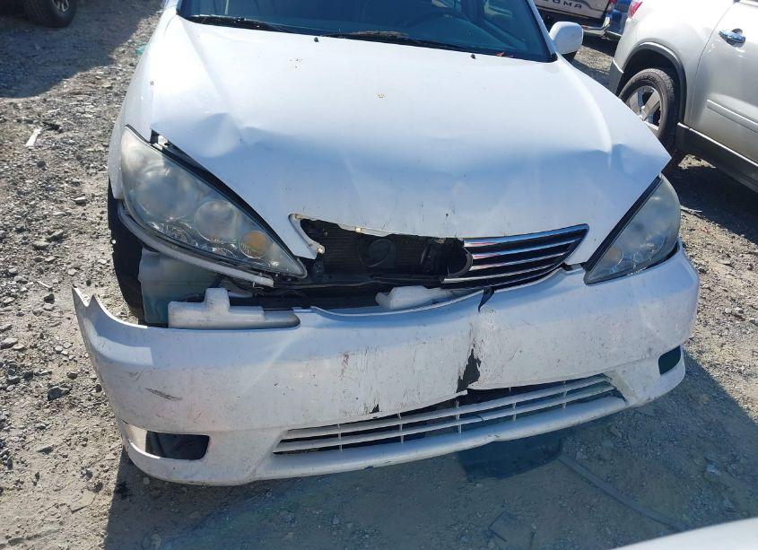 Photo 6 of 2005 Toyota Camry XLE (VIN 4T1BE32K75U532738)