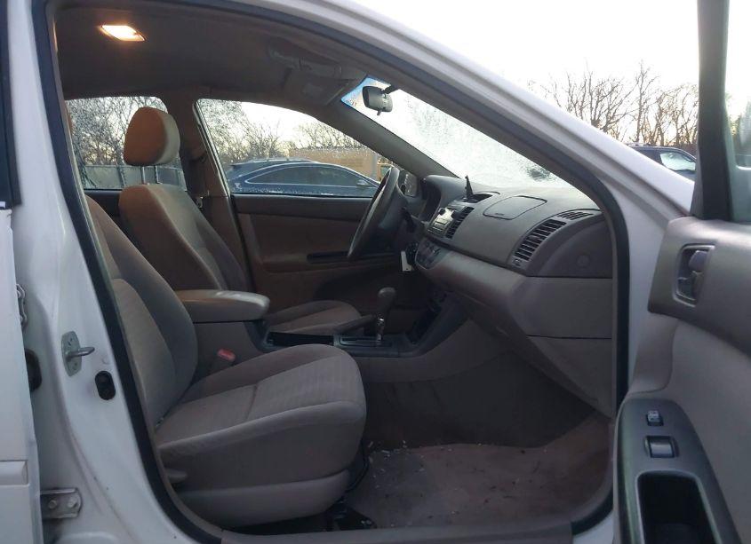 Photo 5 of 2005 Toyota Camry LE (VIN 4T1BE32K75U568834)