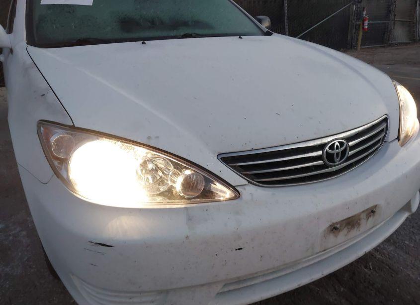 Photo 6 of 2005 Toyota Camry LE (VIN 4T1BE32K75U568834)