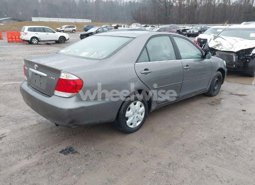 Photo 4 of 2005 Toyota Camry STD (VIN 4T1BE32K75U570521)