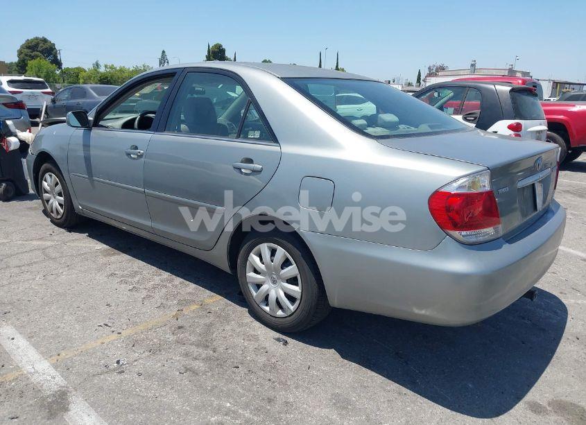 Photo 3 of 2005 Toyota Camry LE (VIN 4T1BE32K75U572107)