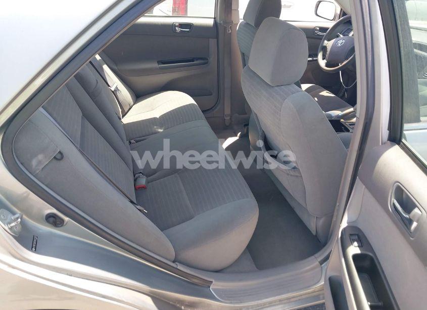 Photo 8 of 2005 Toyota Camry LE (VIN 4T1BE32K75U572107)