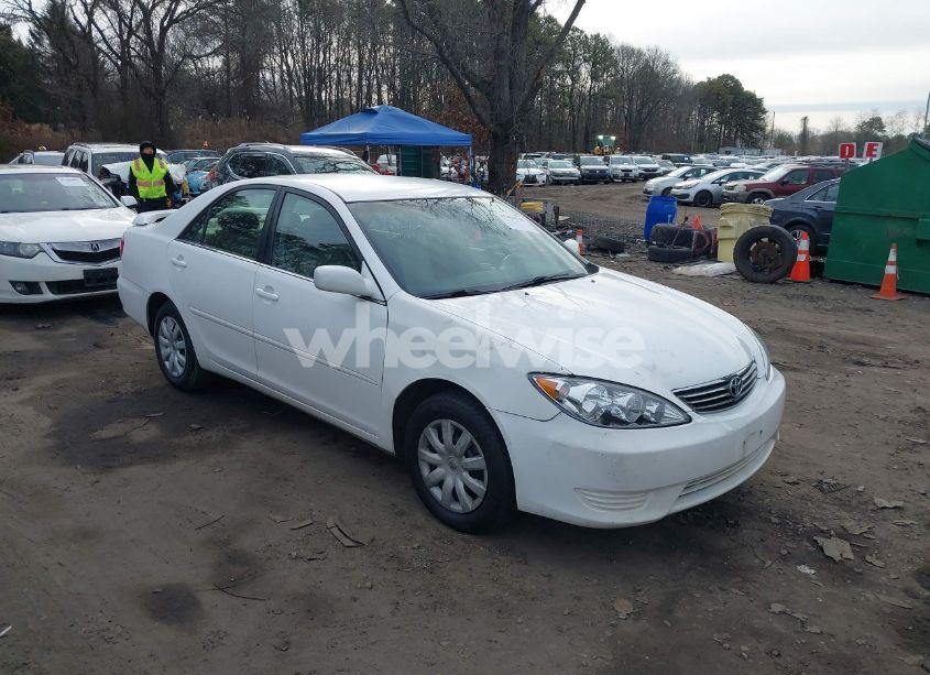 2005 Toyota Camry LE/XLE/SE (VIN 4T1BE32K75U610371) main photo