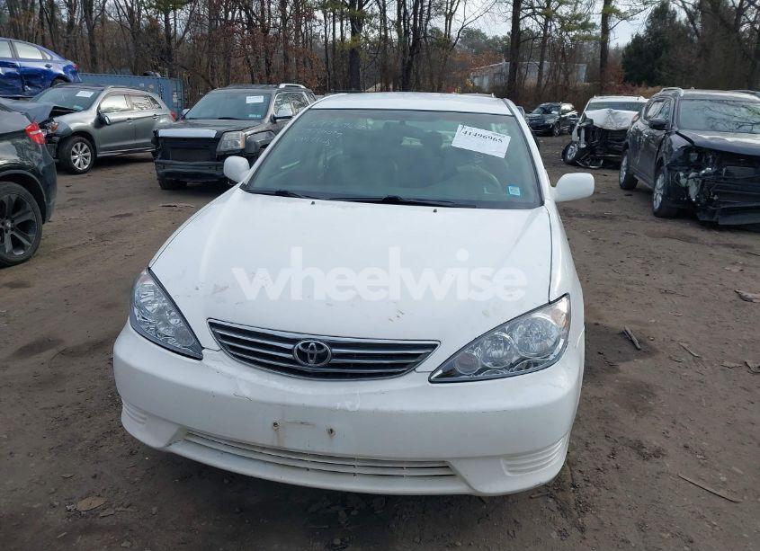 Photo 12 of 2005 Toyota Camry LE/XLE/SE (VIN 4T1BE32K75U610371)