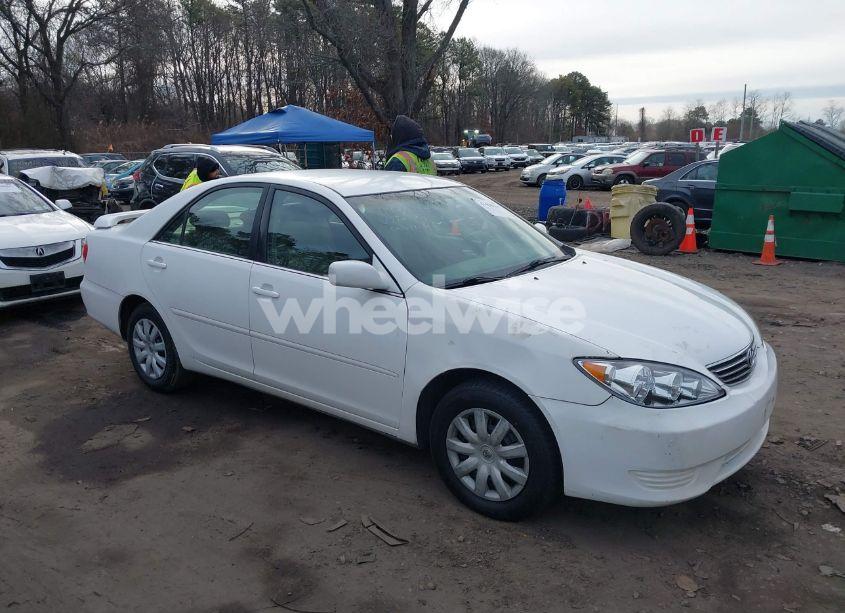 Photo 13 of 2005 Toyota Camry LE/XLE/SE (VIN 4T1BE32K75U610371)