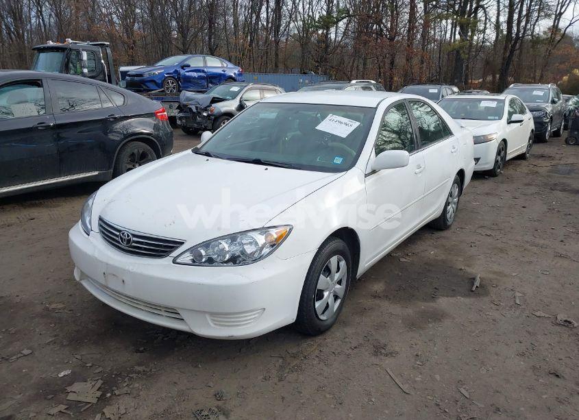 Photo 2 of 2005 Toyota Camry LE/XLE/SE (VIN 4T1BE32K75U610371)