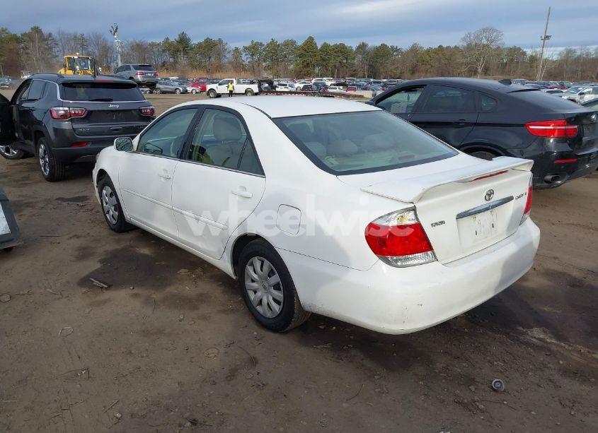 Photo 3 of 2005 Toyota Camry LE/XLE/SE (VIN 4T1BE32K75U610371)