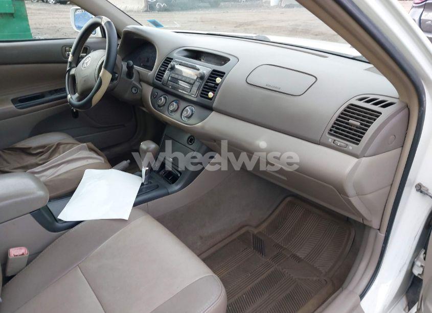 Photo 5 of 2005 Toyota Camry LE/XLE/SE (VIN 4T1BE32K75U610371)