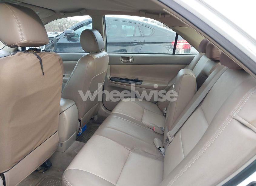 Photo 8 of 2005 Toyota Camry LE/XLE/SE (VIN 4T1BE32K75U610371)