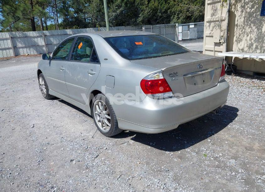 Photo 3 of 2005 Toyota Camry LE (VIN 4T1BE32K75U627087)