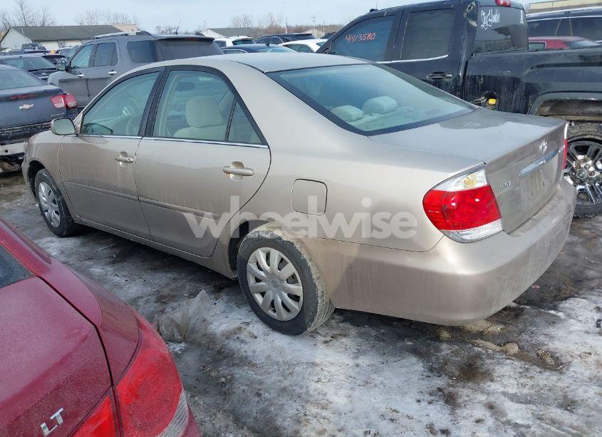Photo 3 of 2005 Toyota Camry LE (VIN 4T1BE32K75U942486)
