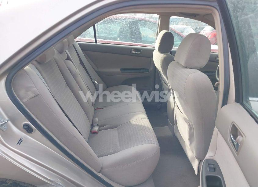 Photo 8 of 2005 Toyota Camry LE (VIN 4T1BE32K75U942486)