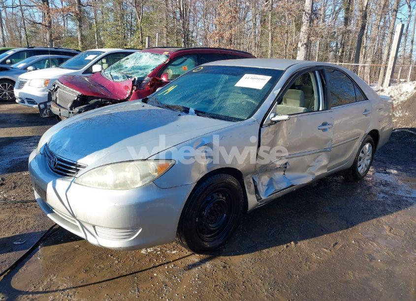 Photo 2 of 2005 Toyota Camry LE (VIN 4T1BE32K75U946246)