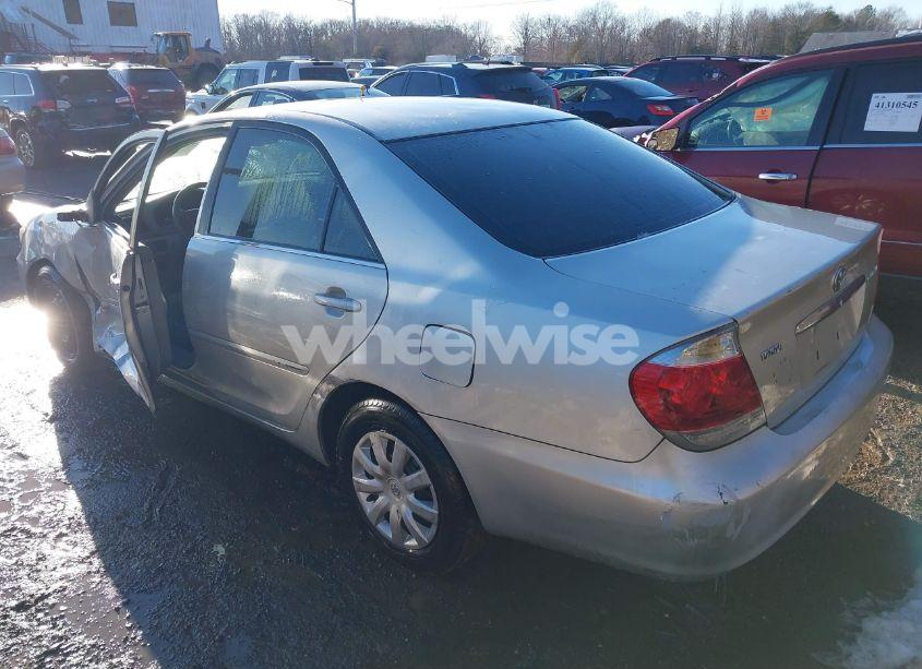 Photo 3 of 2005 Toyota Camry LE (VIN 4T1BE32K75U946246)