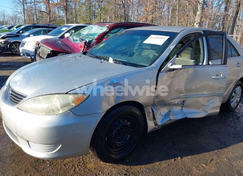 Photo 6 of 2005 Toyota Camry LE (VIN 4T1BE32K75U946246)