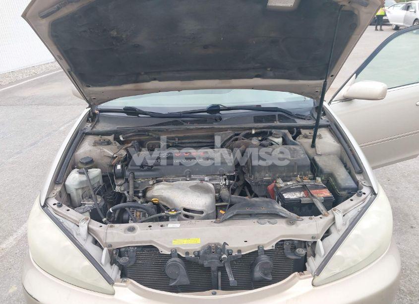 Photo 10 of 2005 Toyota Camry LE (VIN 4T1BE32K75U952158)