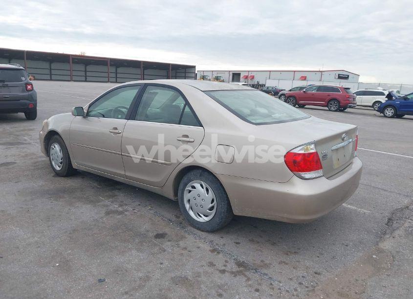 Photo 3 of 2005 Toyota Camry LE (VIN 4T1BE32K75U952158)