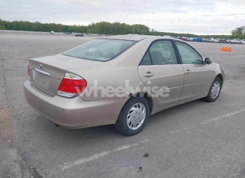 Photo 4 of 2005 Toyota Camry LE (VIN 4T1BE32K75U952158)