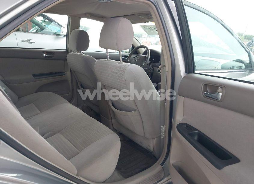 Photo 8 of 2005 Toyota Camry LE (VIN 4T1BE32K75U953925)