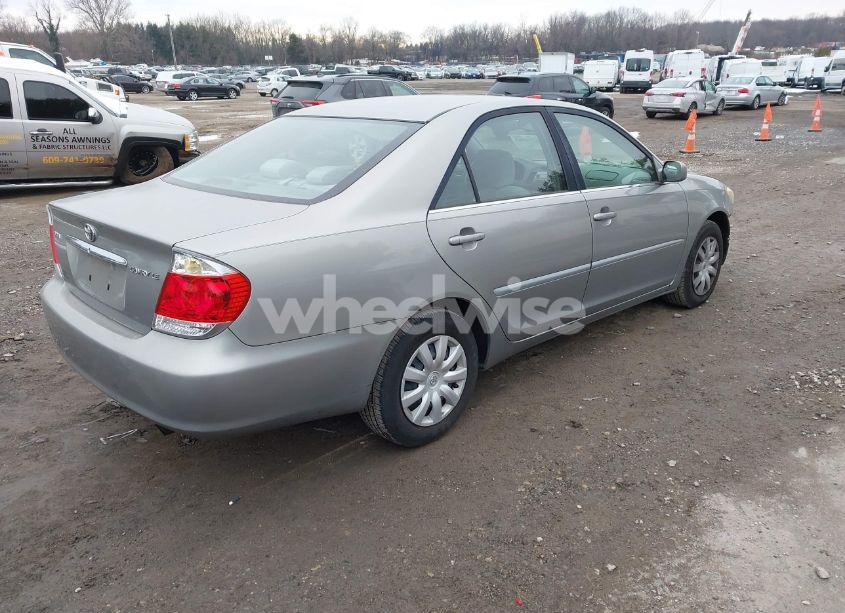 Photo 4 of 2005 Toyota Camry LE (VIN 4T1BE32K75U960759)