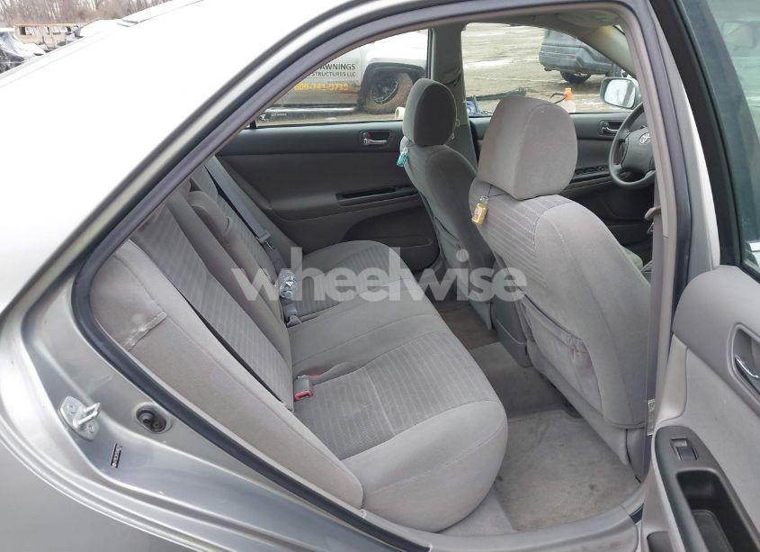 Photo 8 of 2005 Toyota Camry LE (VIN 4T1BE32K75U960759)