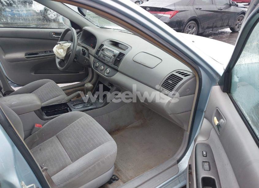 Photo 5 of 2005 Toyota Camry LE (VIN 4T1BE32K75U969333)