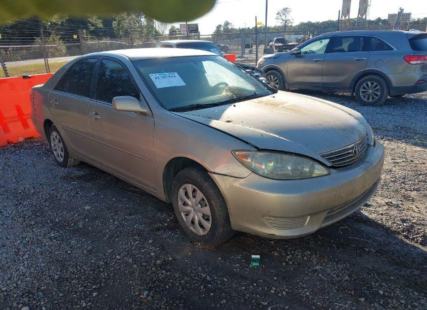 2006 Toyota Camry LE (VIN 4T1BE32K76U124497) main photo