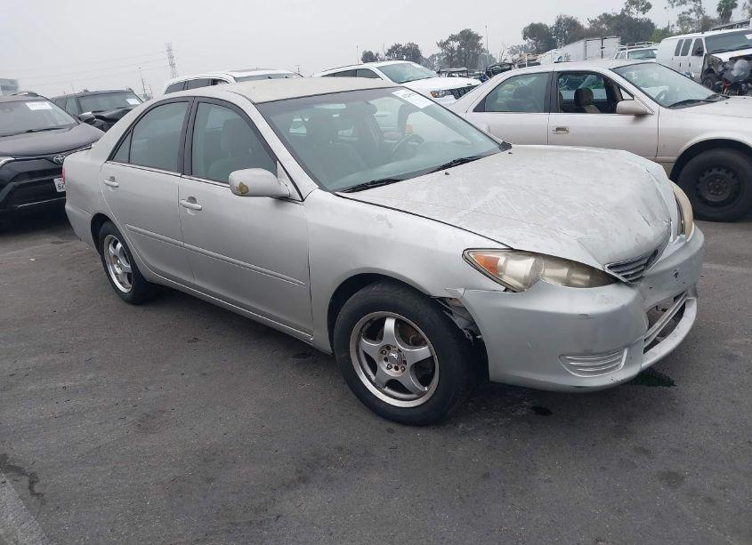 2006 Toyota Camry LE (VIN 4T1BE32K76U713856) main photo