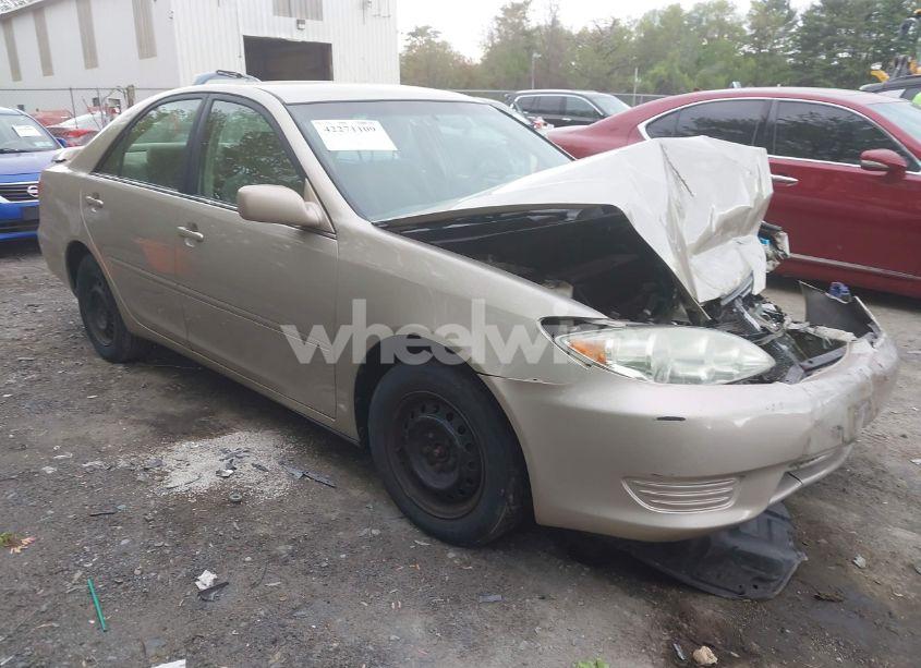 2006 Toyota Camry LE (VIN 4T1BE32K76U722458) main photo