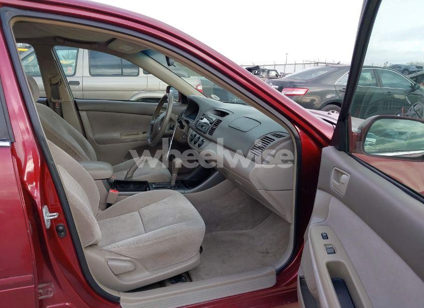 Photo 5 of 2002 Toyota Camry LE/XLE/SE (VIN 4T1BE32K82U005531)