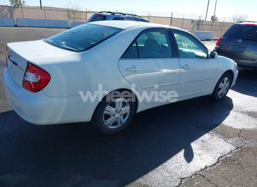 Photo 4 of 2002 Toyota Camry XLE (VIN 4T1BE32K82U062148)