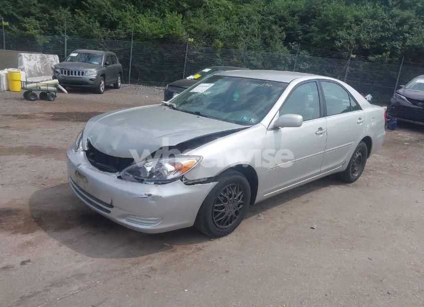 Photo 2 of 2002 Toyota Camry LE (VIN 4T1BE32K82U066376)