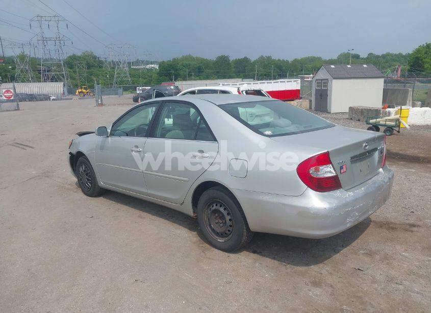 Photo 3 of 2002 Toyota Camry LE (VIN 4T1BE32K82U066376)