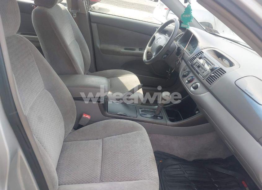 Photo 5 of 2002 Toyota Camry LE (VIN 4T1BE32K82U066376)