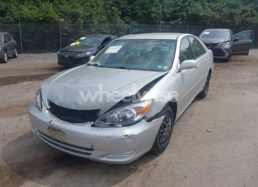 Photo 6 of 2002 Toyota Camry LE (VIN 4T1BE32K82U066376)
