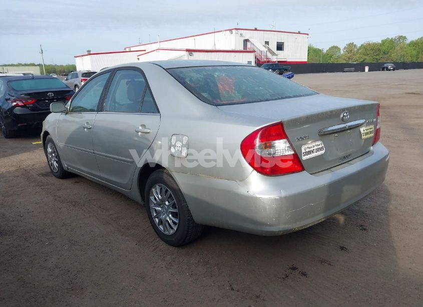 Photo 3 of 2002 Toyota Camry LE (VIN 4T1BE32K82U104088)