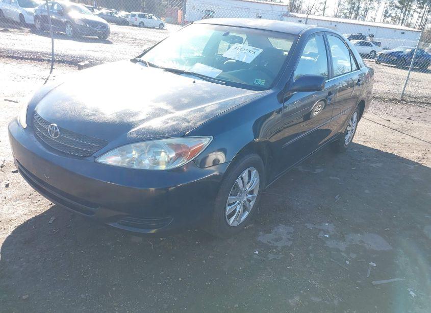 Photo 2 of 2002 Toyota Camry XLE (VIN 4T1BE32K82U108335)